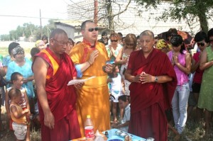A Rinpocse szertartásokat vezet a kalmük fővárosban, Elisztában 2